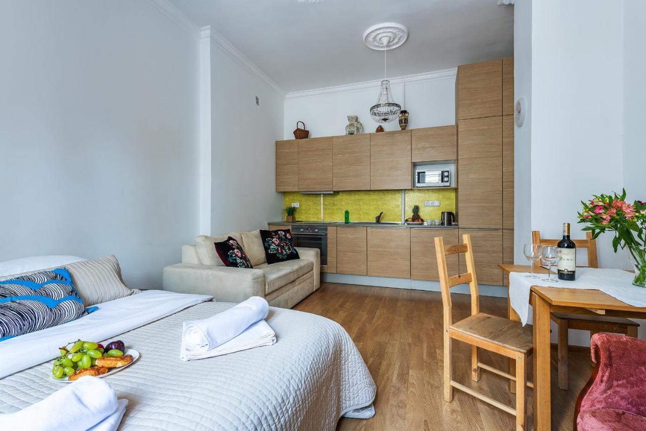 Miodowa Street P&O Serviced Apartments วอร์ซอ ภายนอก รูปภาพ